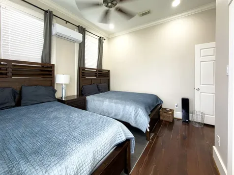 1613 Summer Street Houston TX 77007