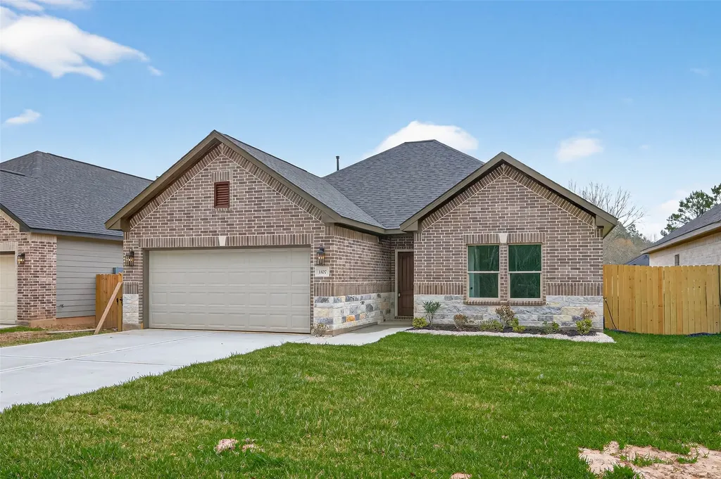 1107 Lyle W Avenue Cleveland TX 77327