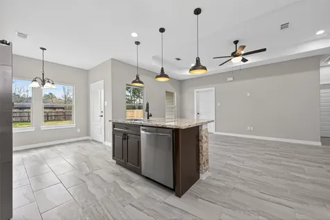 1107 Lyle W Avenue Cleveland TX 77327