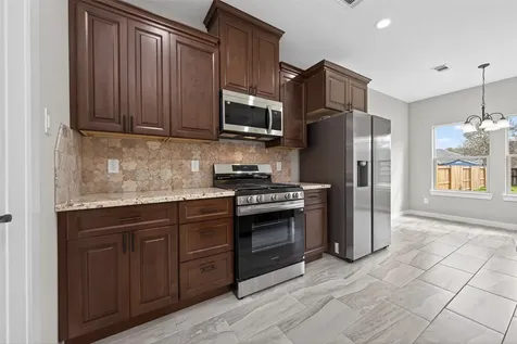 1107 Lyle W Avenue Cleveland TX 77327