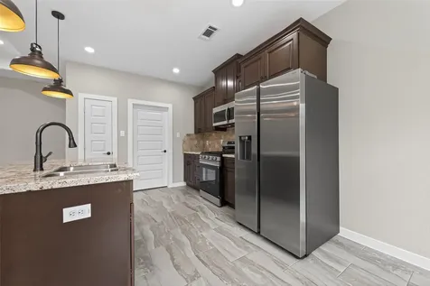 1107 Lyle W Avenue Cleveland TX 77327