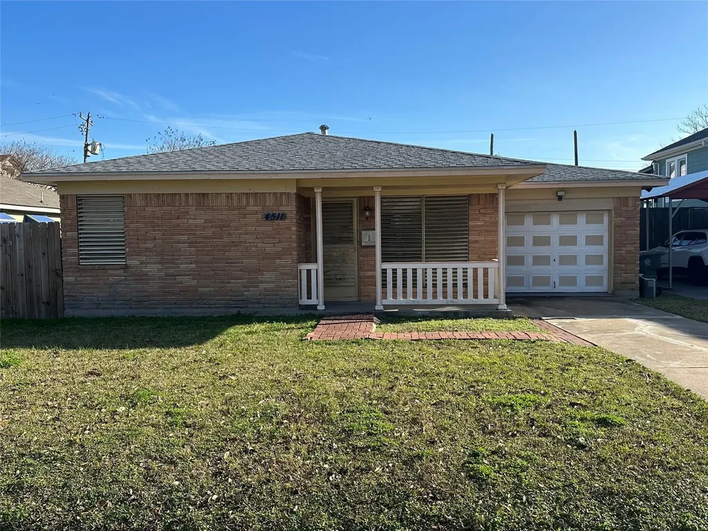 4511 Avenue R 1/2 Galveston TX 77551