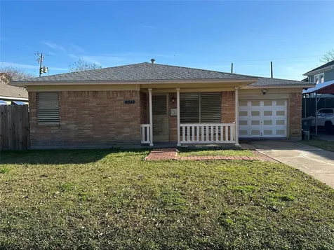 4511 Avenue R 1/2 Galveston TX 77551