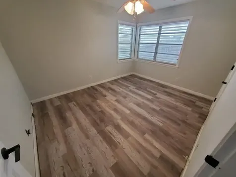 4511 Avenue R 1/2 Galveston TX 77551