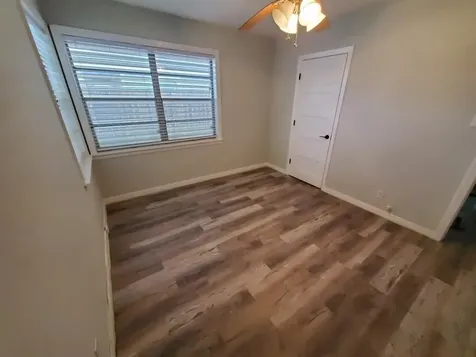 4511 Avenue R 1/2 Galveston TX 77551