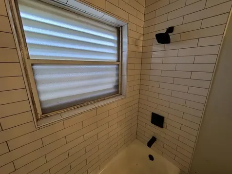 4511 Avenue R 1/2 Galveston TX 77551