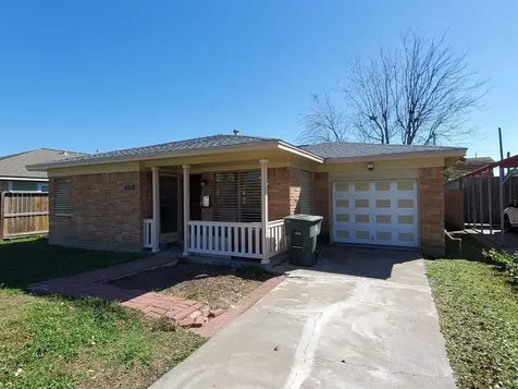 4511 Avenue R 1/2 Galveston TX 77551
