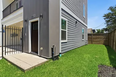 2213 Roberts Street Houston TX 77004