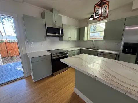 1213 32nd Street Galveston TX 77550