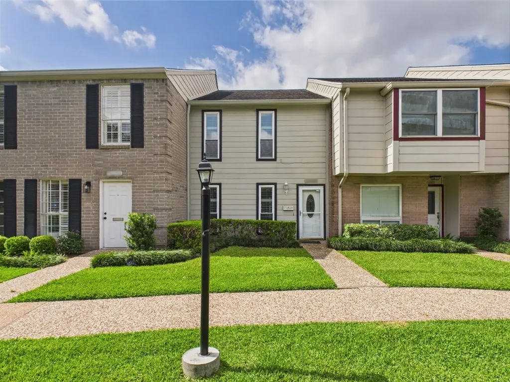 10380 Briar Forest Drive 32/6 Houston TX 77042