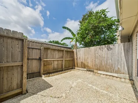 10380 Briar Forest Drive 32/6 Houston TX 77042