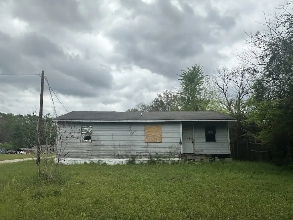 105 Lodge Street Ore City TX 75683