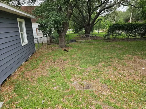 805 17th Avenue N Texas City TX 77590