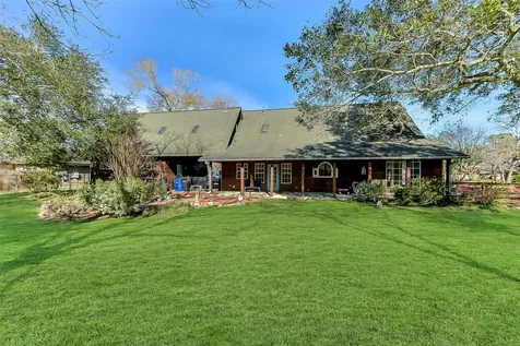 222 Quaker Drive Friendswood TX 77546