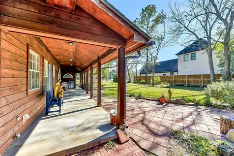 222 Quaker Drive Friendswood TX 77546