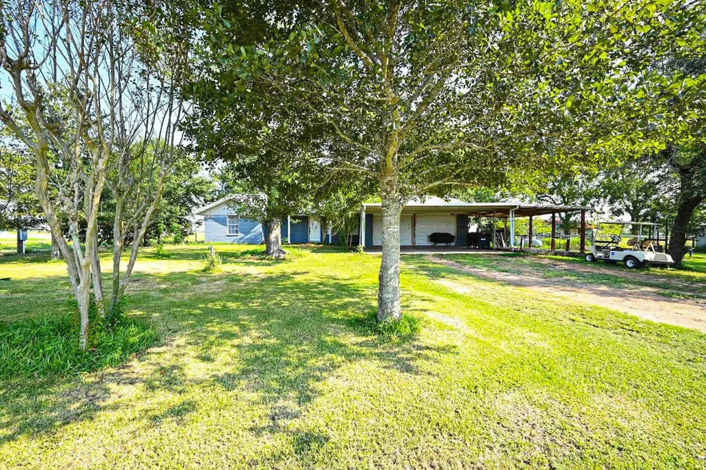 14920 Bj Dusek Road Wallis TX 77485
