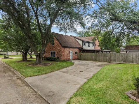 8515 Twelve Oaks Drive Texas City TX 77591