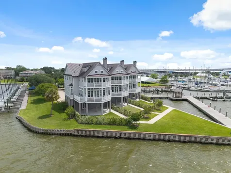 2443 Lakewood Pointe Seabrook TX 77586