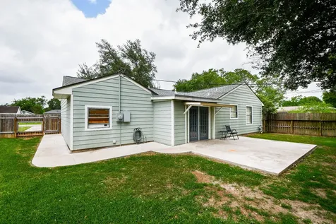 3116 12th Street Bay City TX 77414