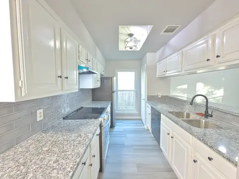 1618 Live Oak Hollow Street Pearland TX 77581
