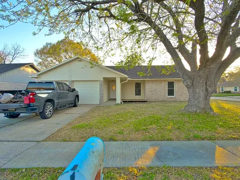 1618 Live Oak Hollow Street Pearland TX 77581