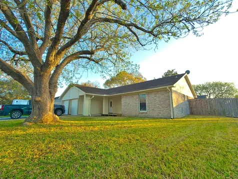 1618 Live Oak Hollow Street Pearland TX 77581