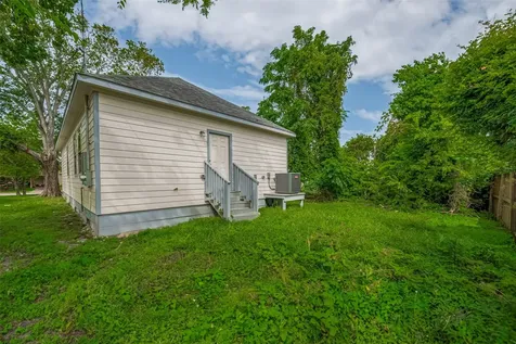 1909 Oregon Street Baytown TX 77520