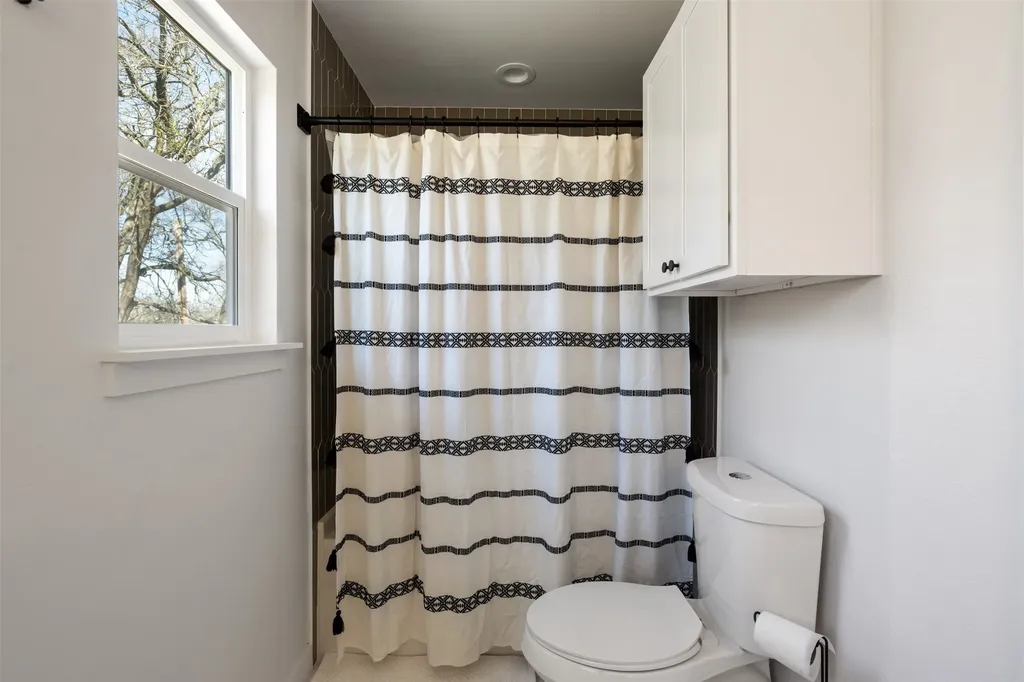 6104 Reicher Drive Austin TX 78723