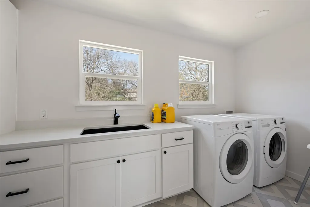 6104 Reicher Drive Austin TX 78723