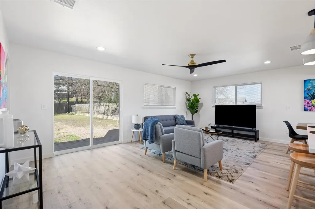 6104 Reicher Drive Austin TX 78723