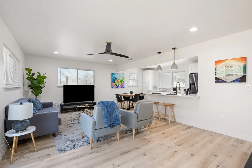 6104 Reicher Drive Austin TX 78723