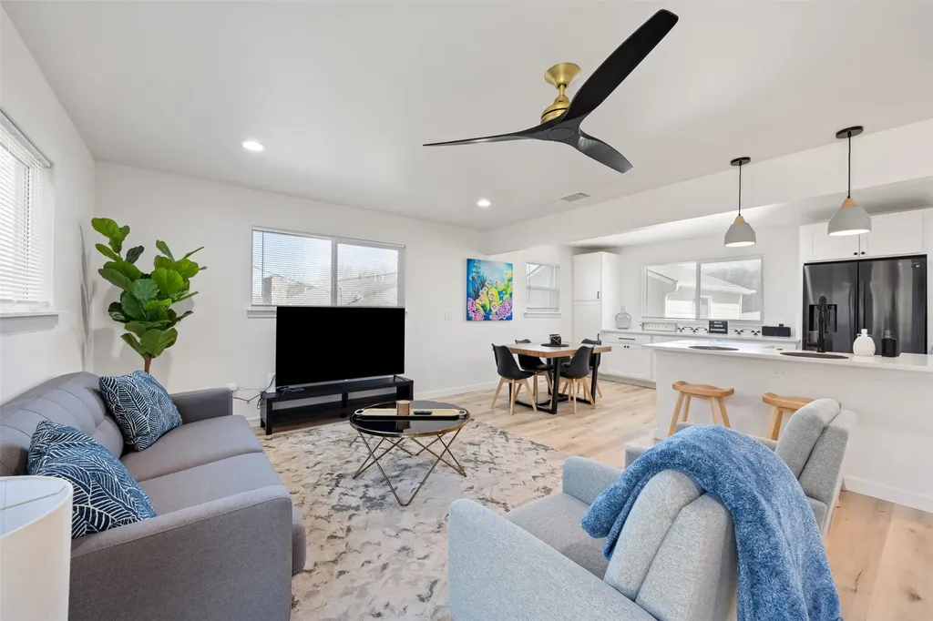 6104 Reicher Drive Austin TX 78723