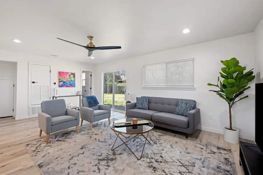 6104 Reicher Drive Austin TX 78723