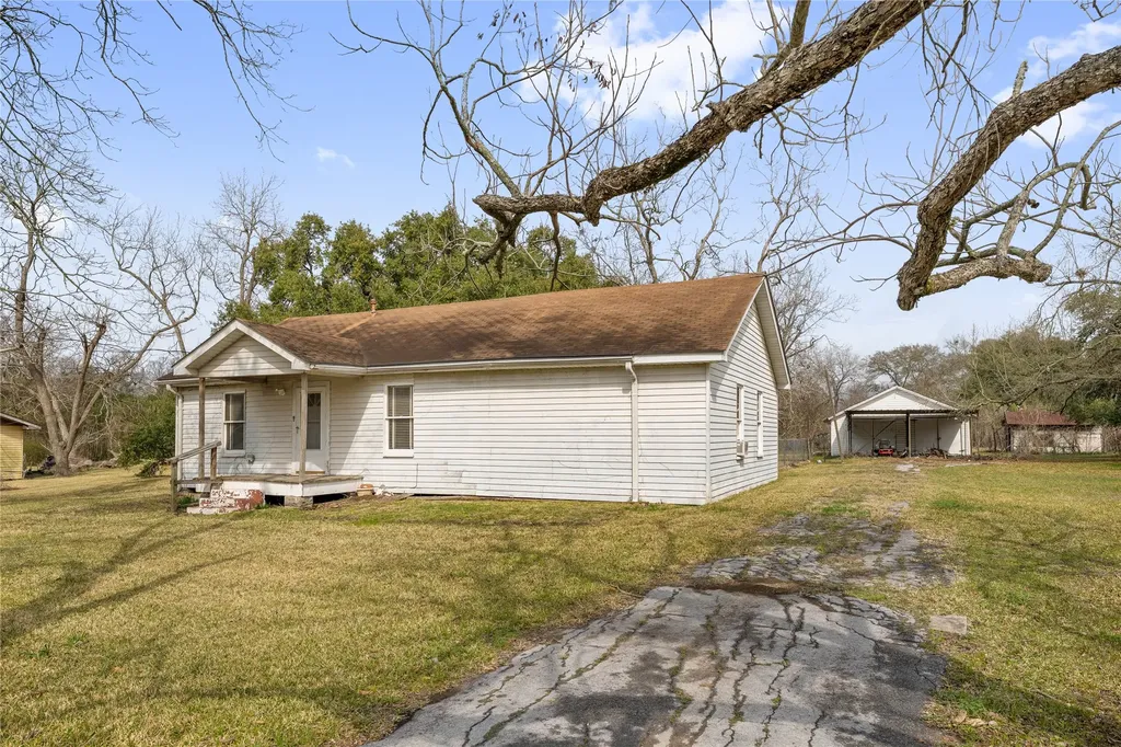 136 Weaver Street Baytown TX 77520