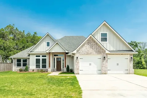 210 Creekside Lane Lake Jackson TX 77566