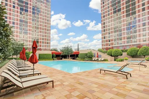 5110 San Felipe Street 64w Houston TX 77056