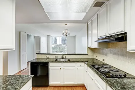 5110 San Felipe Street 64w Houston TX 77056