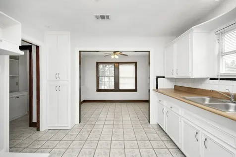 109 Amundsen Street Houston TX 77009