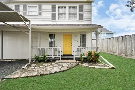 109 Amundsen Street Houston TX 77009