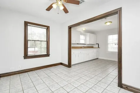 109 Amundsen Street Houston TX 77009