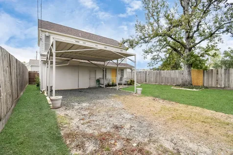109 Amundsen Street Houston TX 77009