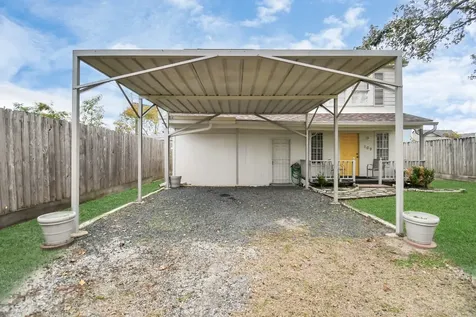 109 Amundsen Street Houston TX 77009