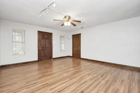 109 Amundsen Street Houston TX 77009