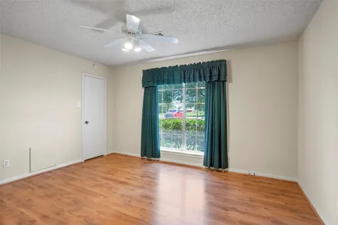 5521 Lanis Street Dickinson TX 77539