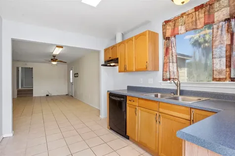 5521 Lanis Street Dickinson TX 77539