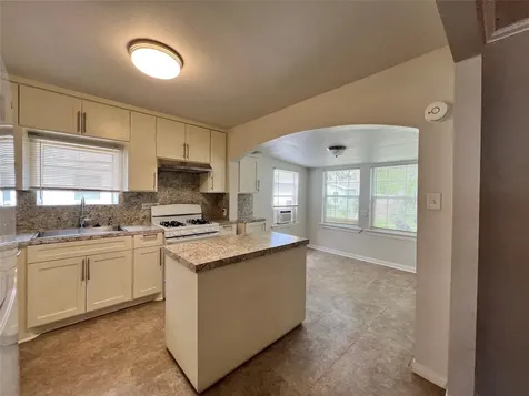 7607 Hemlock Street Houston TX 77012
