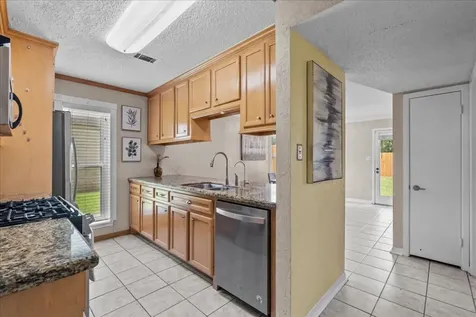 4514 Albatross Drive Seabrook TX 77586
