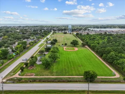 4514 Albatross Drive Seabrook TX 77586