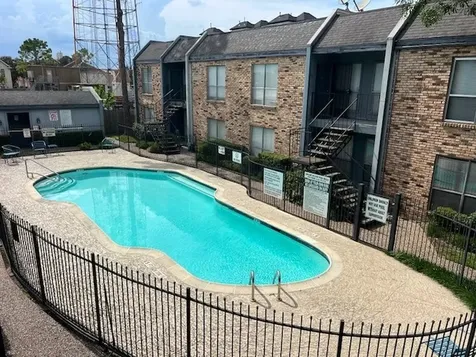 6202 Skyline Drive 22 Houston TX 77057