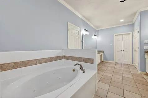 5835 Val Verde Street Houston TX 77057